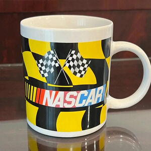 Collectible NASCAR cup 2003. Vibrant colors & very clean, no chips/cracks.​